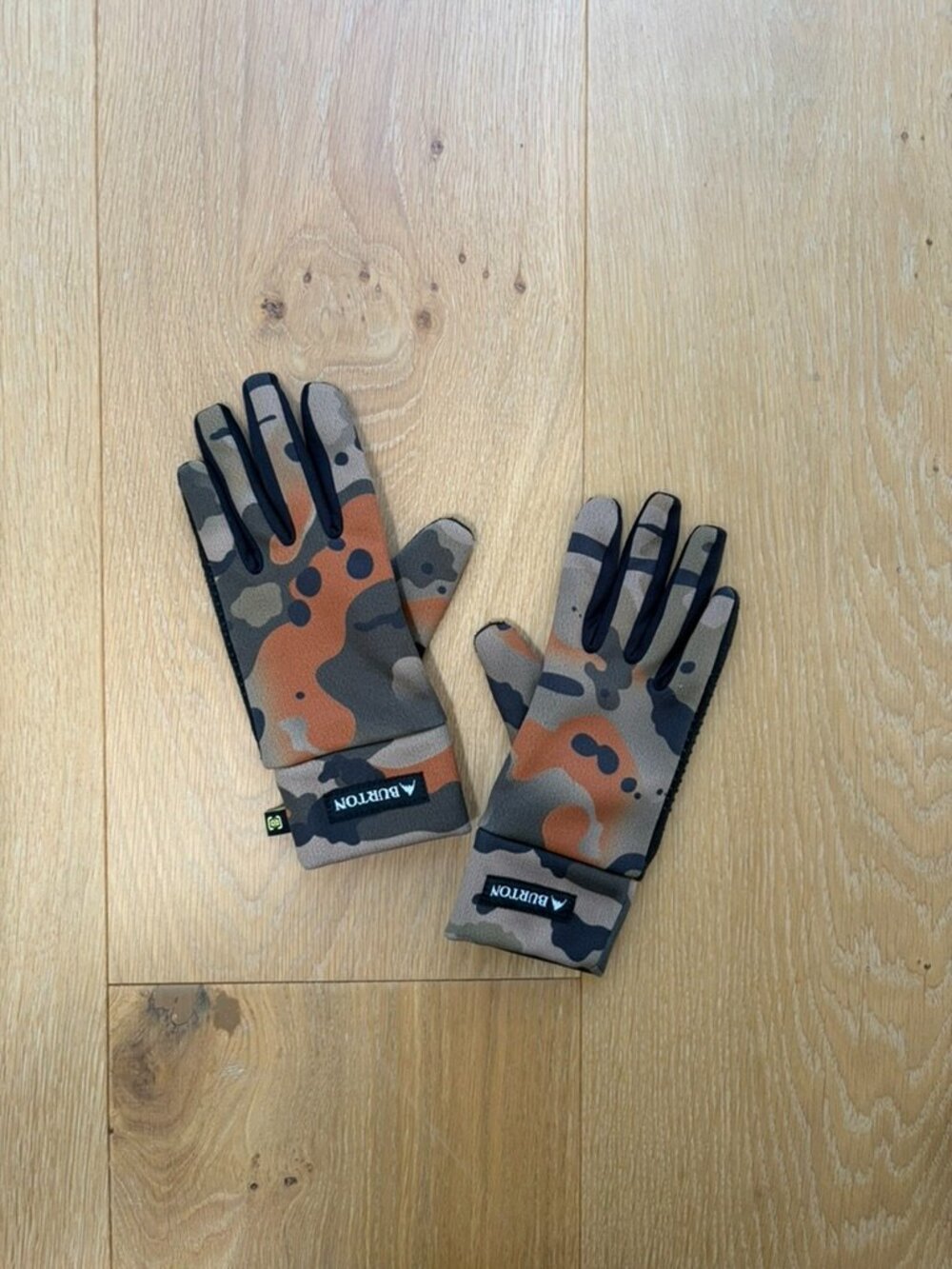 Burton Gloves - Size: Youth M - EUC (Only worn a few times)
